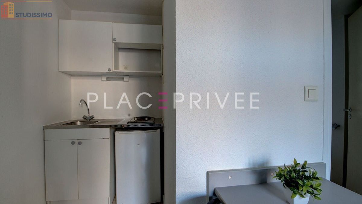 Studio meublé 18m² Nancy 54000 - Meublé, 1er étage - Photo 1