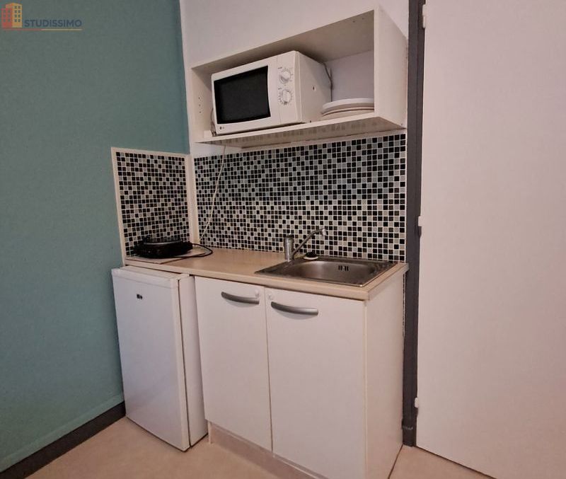 Studio meublé 18m² Nancy 54000 - SDB, kitchenette - Photo 2