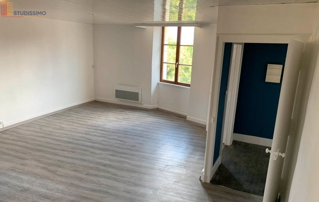 Studio 55m² Commercy centre-ville - Rénové, balcon - Photo 2