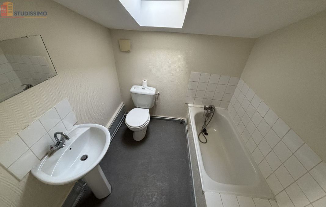 Studio 27m² Commercy - Dernier étage, lumineux - Photo 4
