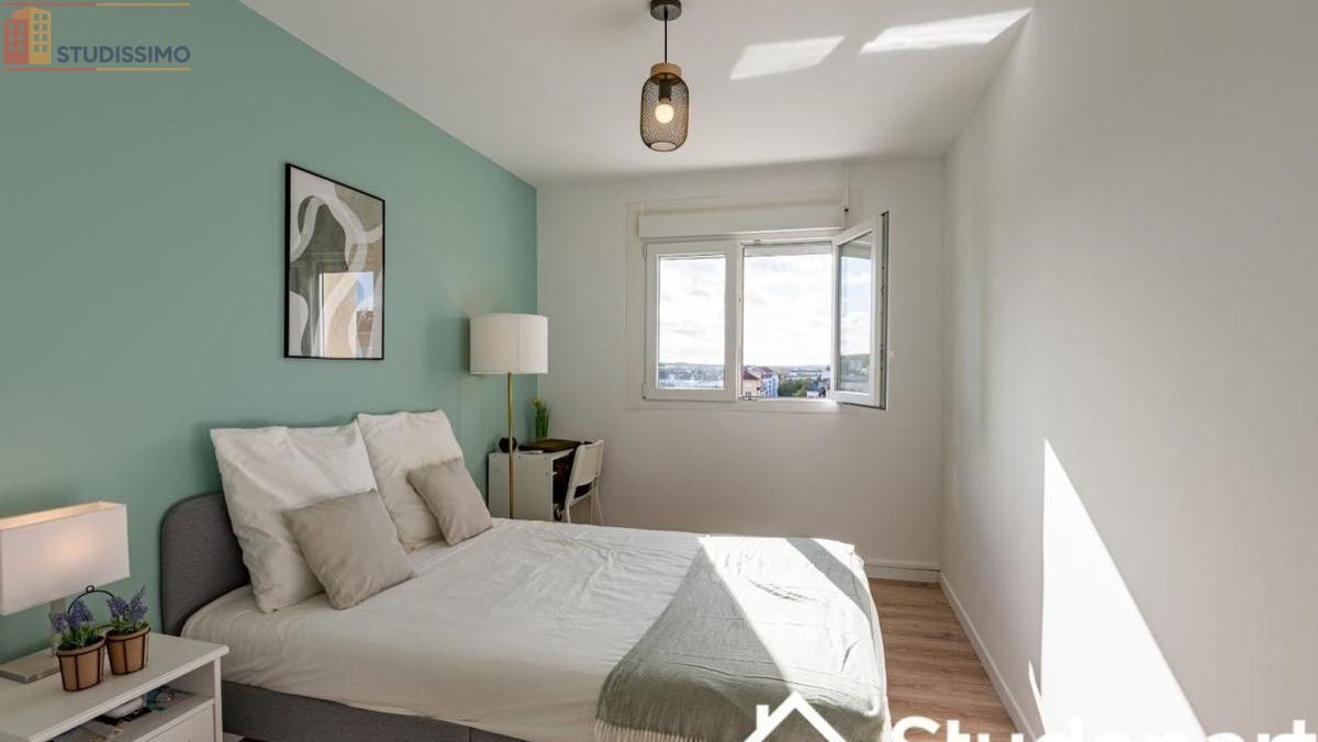 Studio meublé 10m² Metz - En étage élevé, lumineux - Photo 1