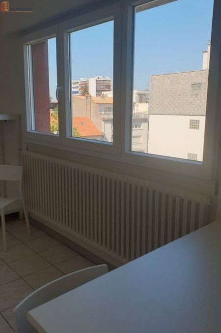 Studio meublé 26m² Metz - Lumineux, 4e étage sans ascenseur - Photo 1