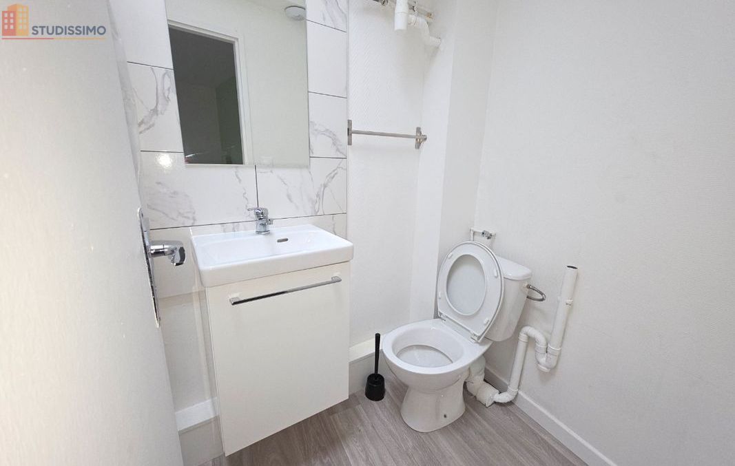 Studio meublé 18m² Metz 57000 - Meublé, 2e étage - Photo 5