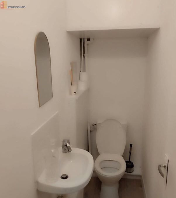 Studio 22m² Cosne-Cours-sur-Loire - DPE F, 1er étage - Photo 1