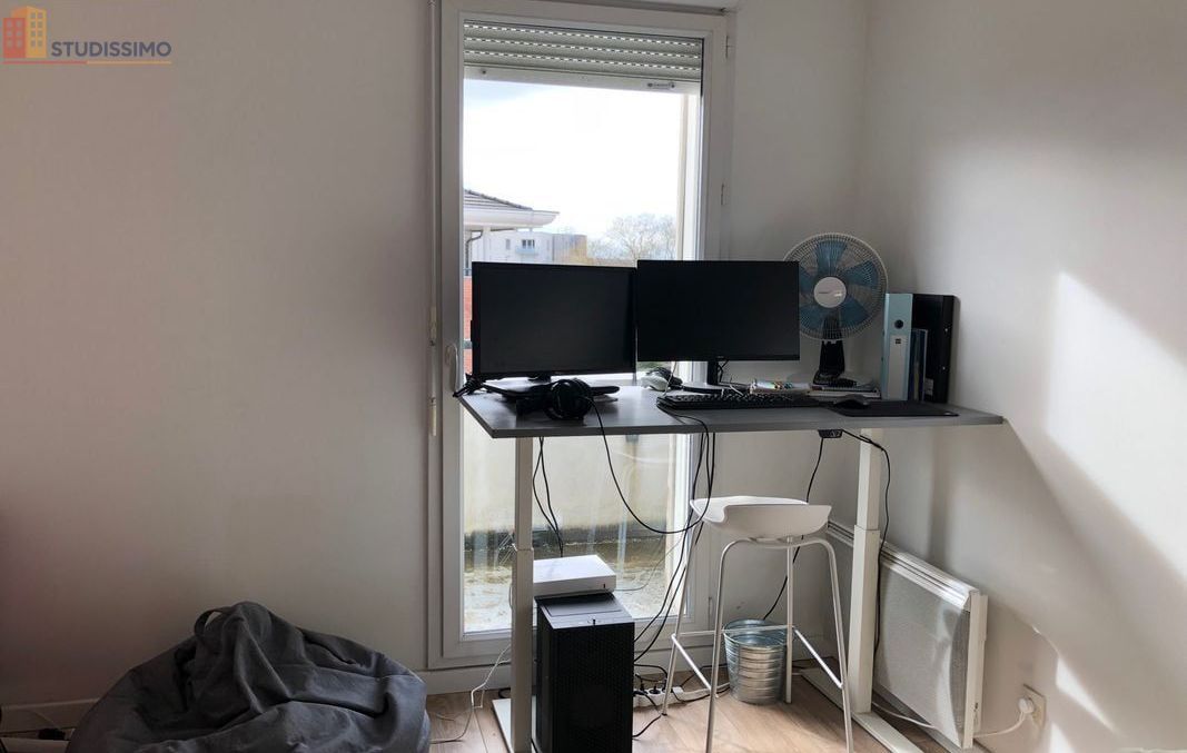 Studio meublé 32m² Valenciennes - Lumineux, dernier étage - Photo 4