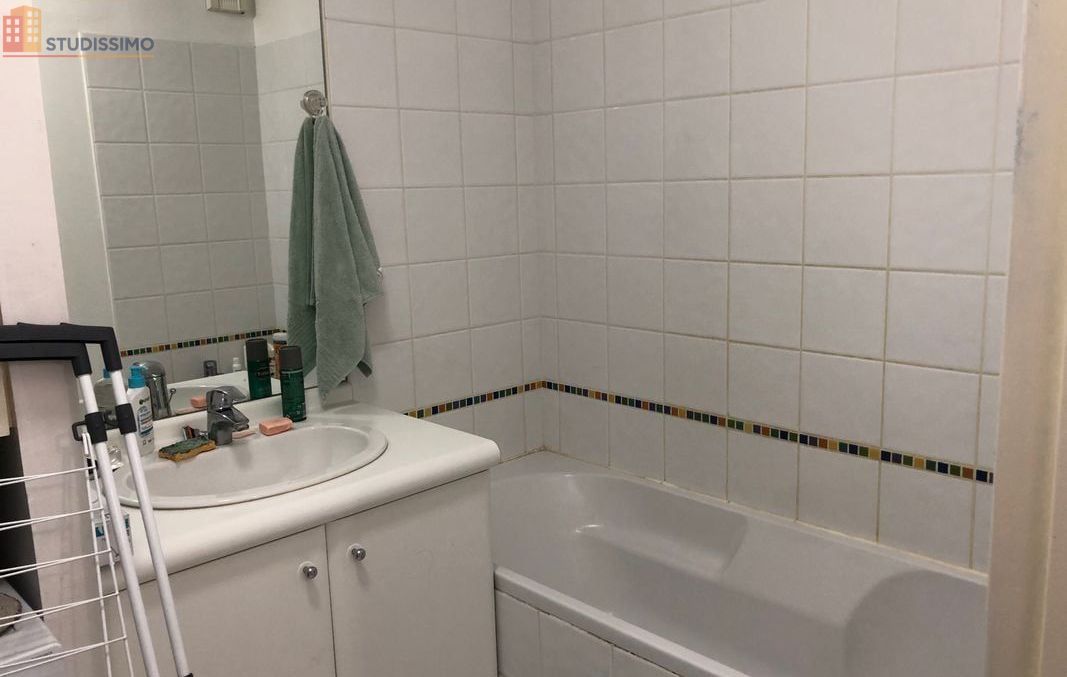 Studio meublé 32m² Valenciennes - Lumineux, dernier étage - Photo 3