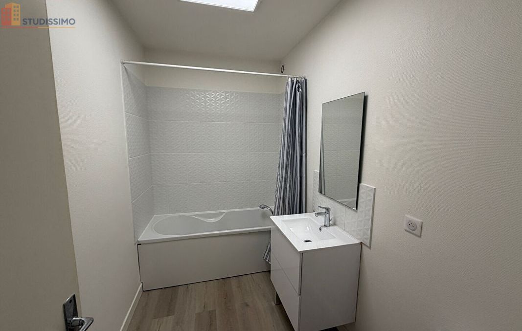 Studio 30m² Lille 59000 - 4e étage, lumineux - Photo 4