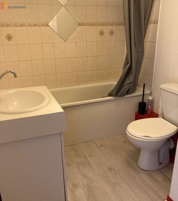 Studio 26m² Lille 59000 - Parking, dernier étage - Photo 1
