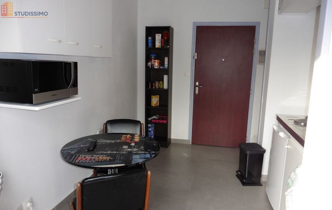Studio meublé 21m² Valenciennes - Lumineux, 2e étage - Photo 2