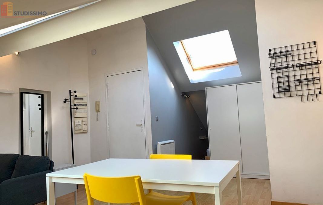 Studio meublé 20m² Lille centre - Proche métro, mansardé - Photo 27