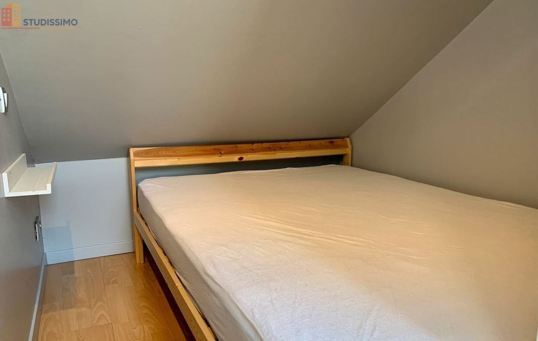 Studio meublé 20m² Lille centre - Proche métro, mansardé - Photo 8