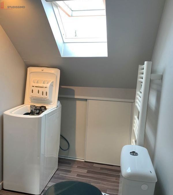 Studio meublé 20m² Lille centre - Proche métro, mansardé - Photo 3