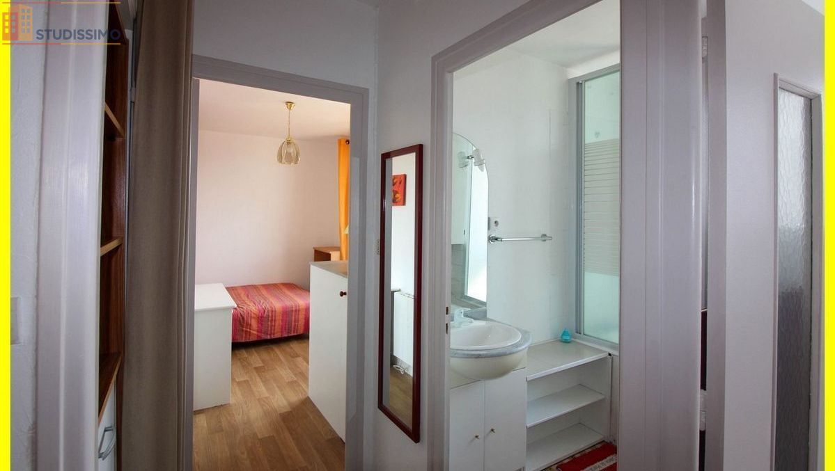Studio 24m² Vichy 03200 - Balcon, cave - Photo 1