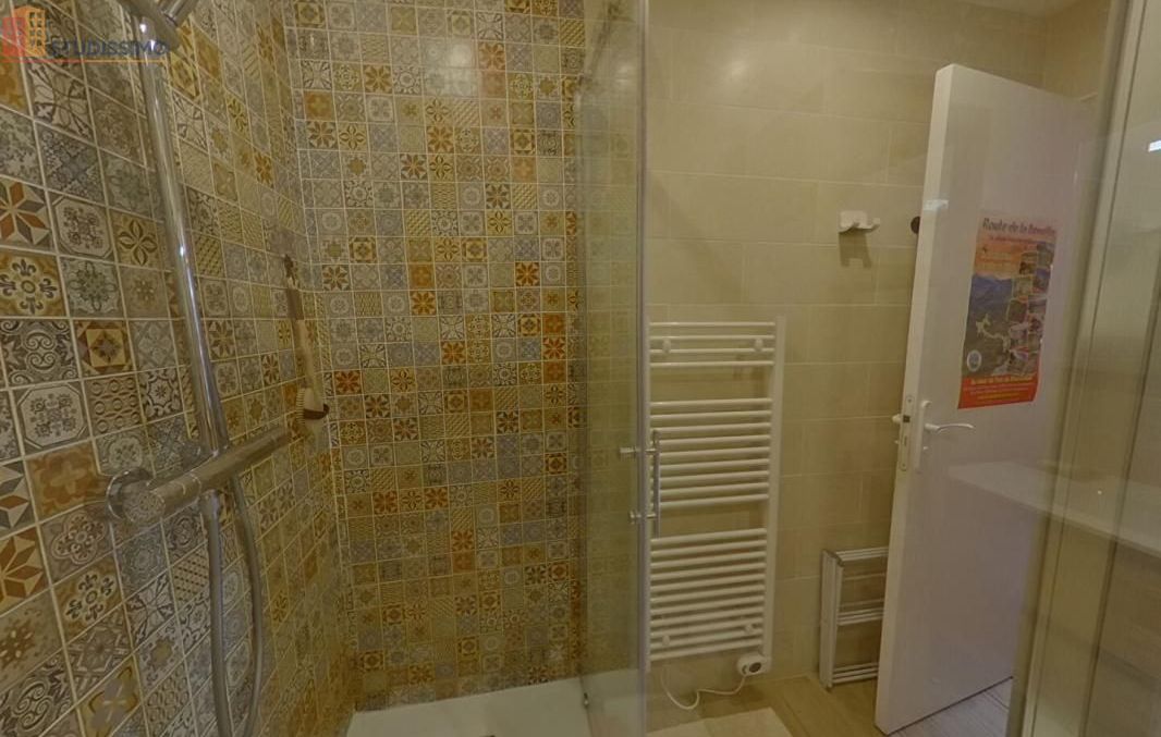 Studio 24m² Barcelonnette -aucune caractéristique mentionnée - Photo 5