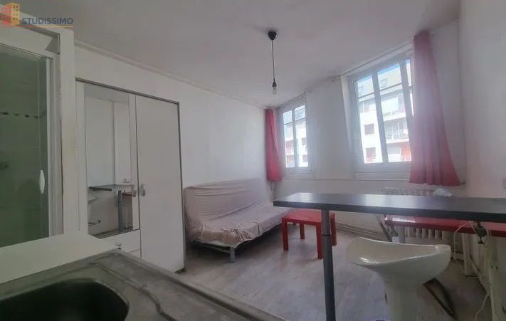 Studio meublé 22m² Lille centre - Proche métro Porte de Douai - Photo 1