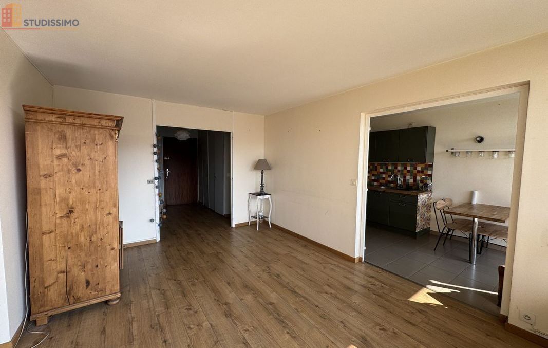 Studio meublé 13m² Roubaix 59100 - Lumineux, 8e étage - Photo 7