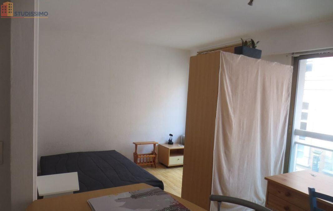 Studio meublé 30m² Lille centre - Parking, proche JB Lebas - Photo 1