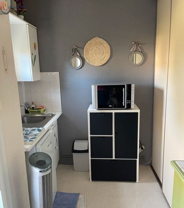 Studio meublé 17m² Gréoux-les-Bains - Meublé, 2e étage - Photo 2