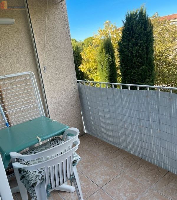 Studio meublé 17m² Gréoux-les-Bains - Meublé, 2e étage - Photo 1