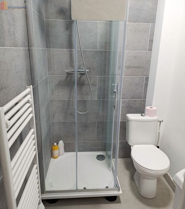 Studio meublé 24m² Cambrai centre-ville - Rénové, grand space - Photo 2