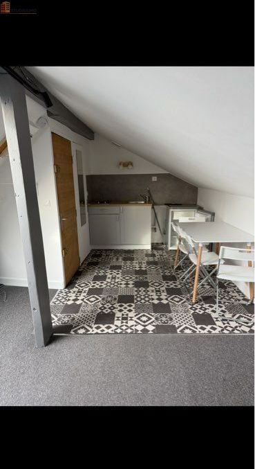 Studio meublé 20m² Lille centre - Parking, dernier étage - Photo 2