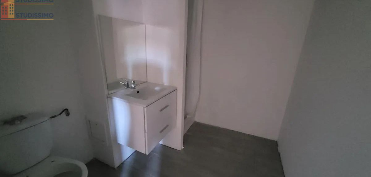 Studio meublé 16m² Valenciennes 59300 - Meublé, proche commodités - Photo 1