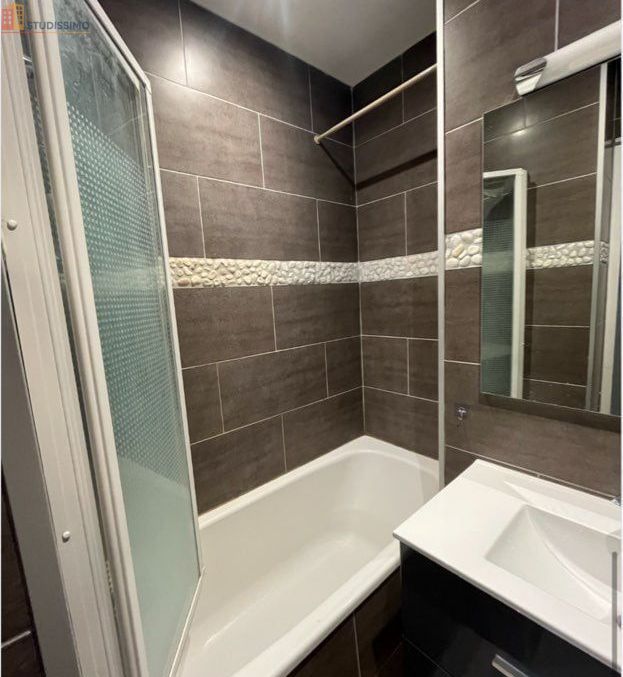 Studio 35m² Lille Flandres - Meublé, vue Église Saint-Maurice - Photo 2