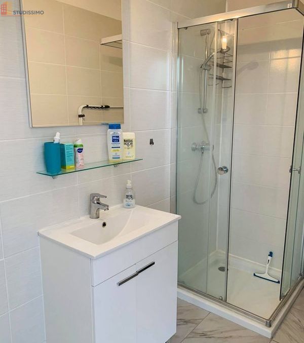 Studio meublé 22m² Lille 59800 - Meublé, 1er étage - Photo 1