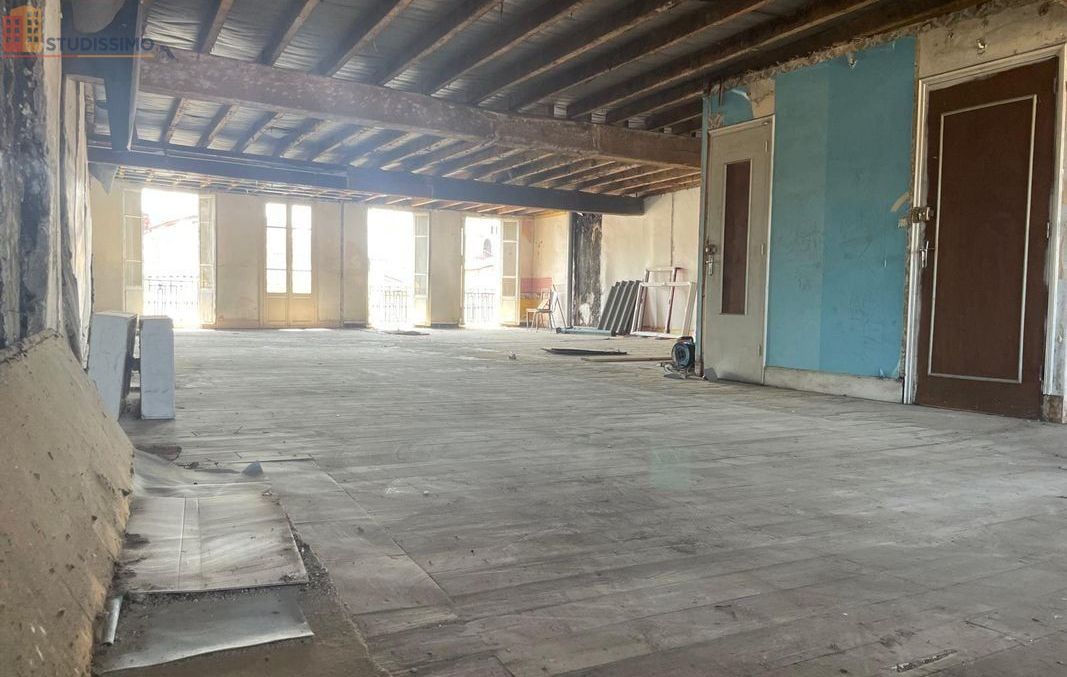 Studio 122m² Saint-Girons - À rénover, grand volume - Photo 2
