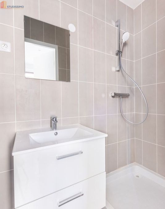 Studio 15m² Roubaix 59100 - Meublé, étage 2/3 - Photo 1
