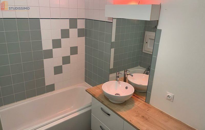 Studio meublé 30m² Lille centre - Lumineux, proche gares - Photo 2