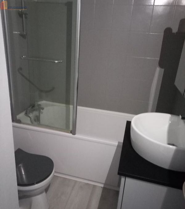 Studio 25m² Troyes centre - Sans caractéristique mentionnée - Photo 1