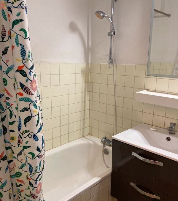 Studio meublé 31m² Lille 59000 - Meublé, dernier étage - Photo 2