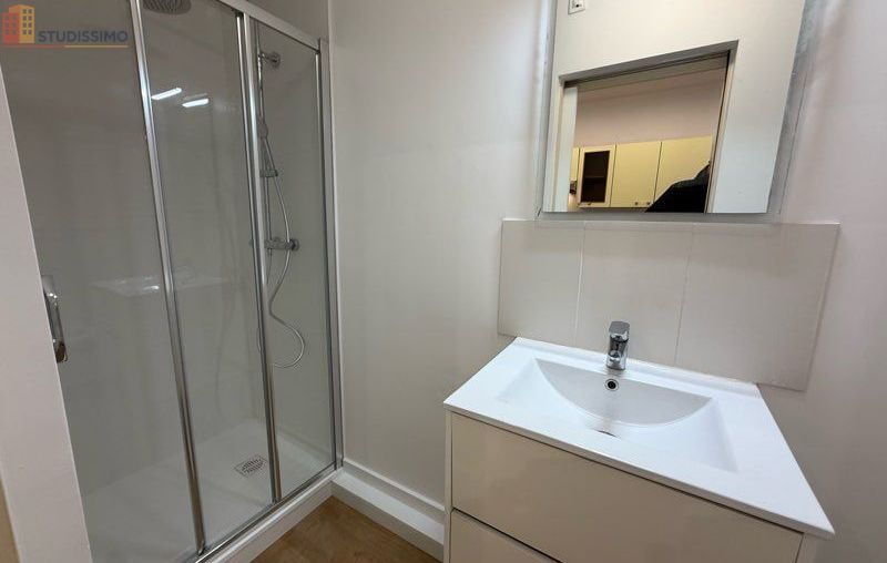 Studio meublé 32m² Lille 59000 - Proche métro, meublé - Photo 2