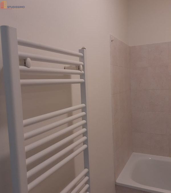 Studio 27m² Saint-Julien-les-Villas - 1er étage, F1 bis - Photo 3
