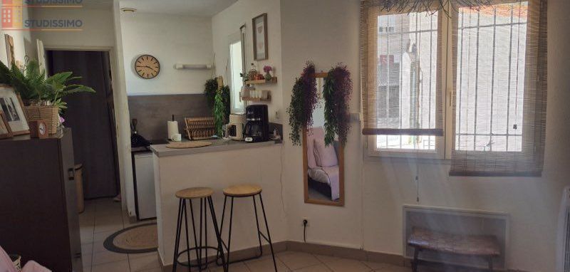 Studio 24m² Lézignan-Corbières - Parking - Photo 1