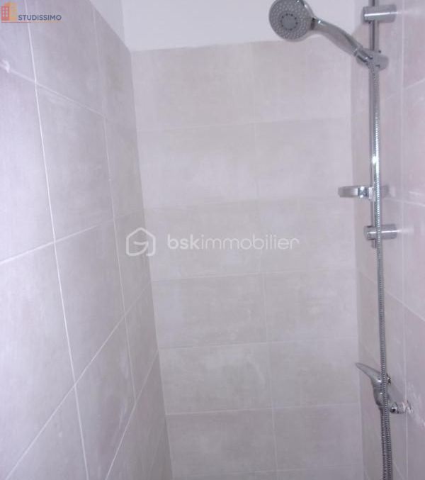 Studio 30m² Villefranche-de-Rouergue - Étage 2/4 - Photo 2