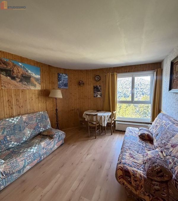 Studio à Laveissière