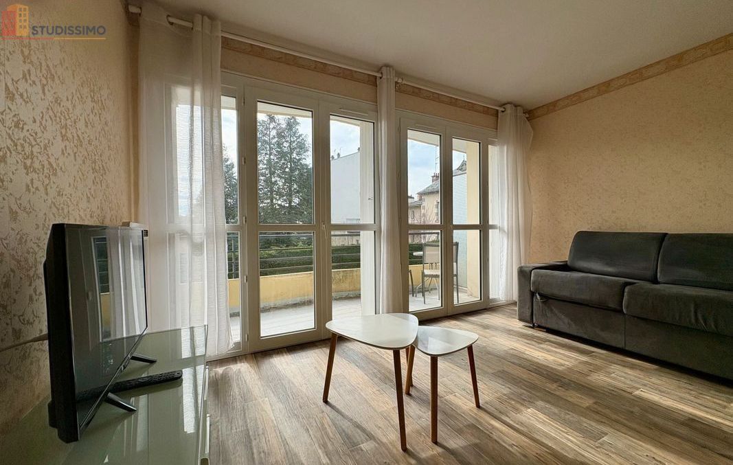 Studio 361m² Aurillac - Meublé, DPE D - Photo 1