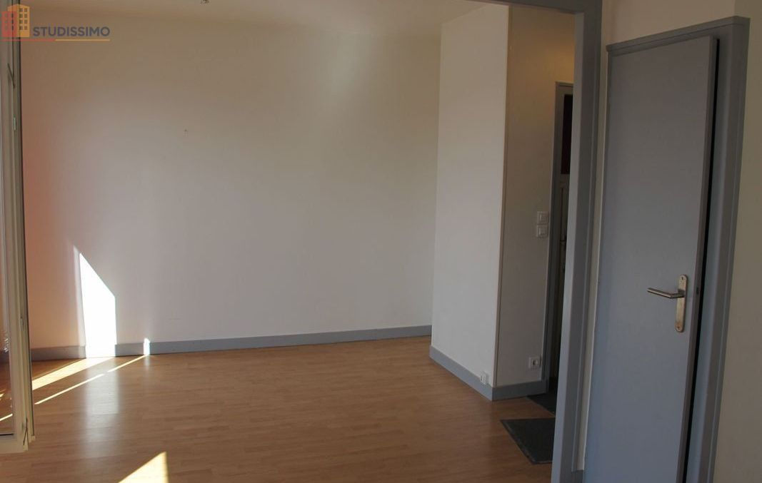 Studio 30m² Angoulême - Dernier étage, lumineux - Photo 2