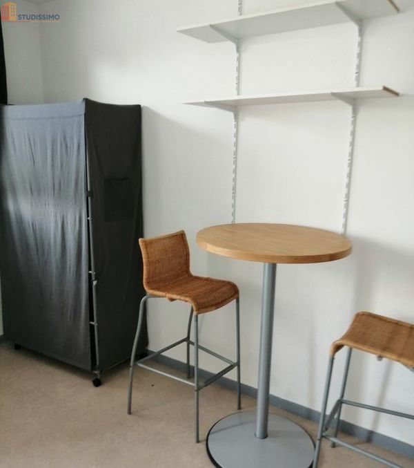 Studio meublé 1m² Arras - Meublé, dernier étage - Photo 5