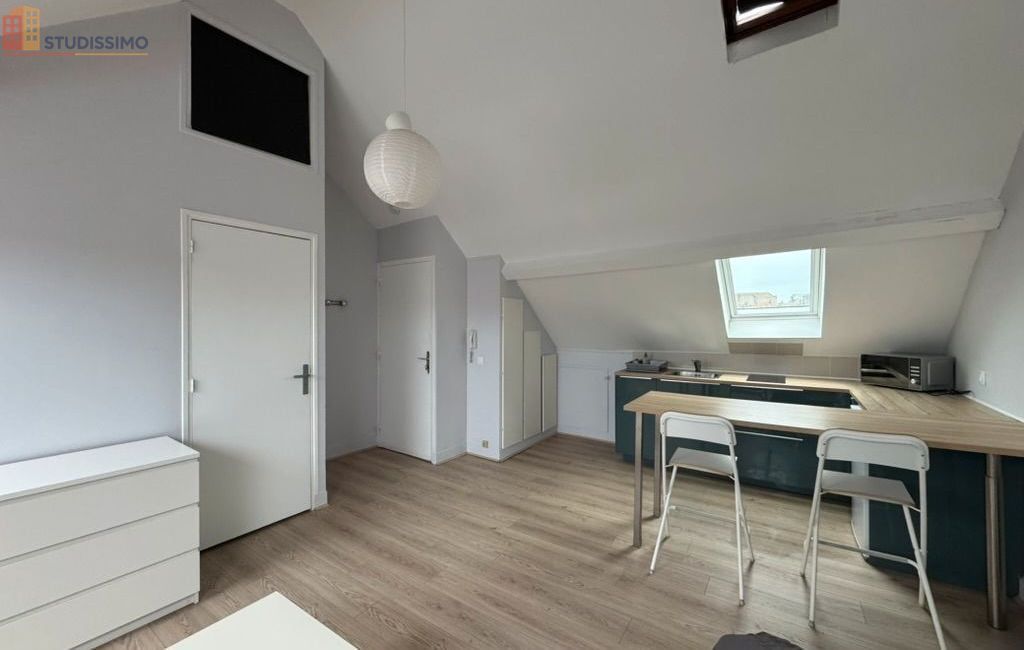 Studio meublé 22m² Boulogne-sur-Mer centre - Lumineux, dernier étage - Photo 5
