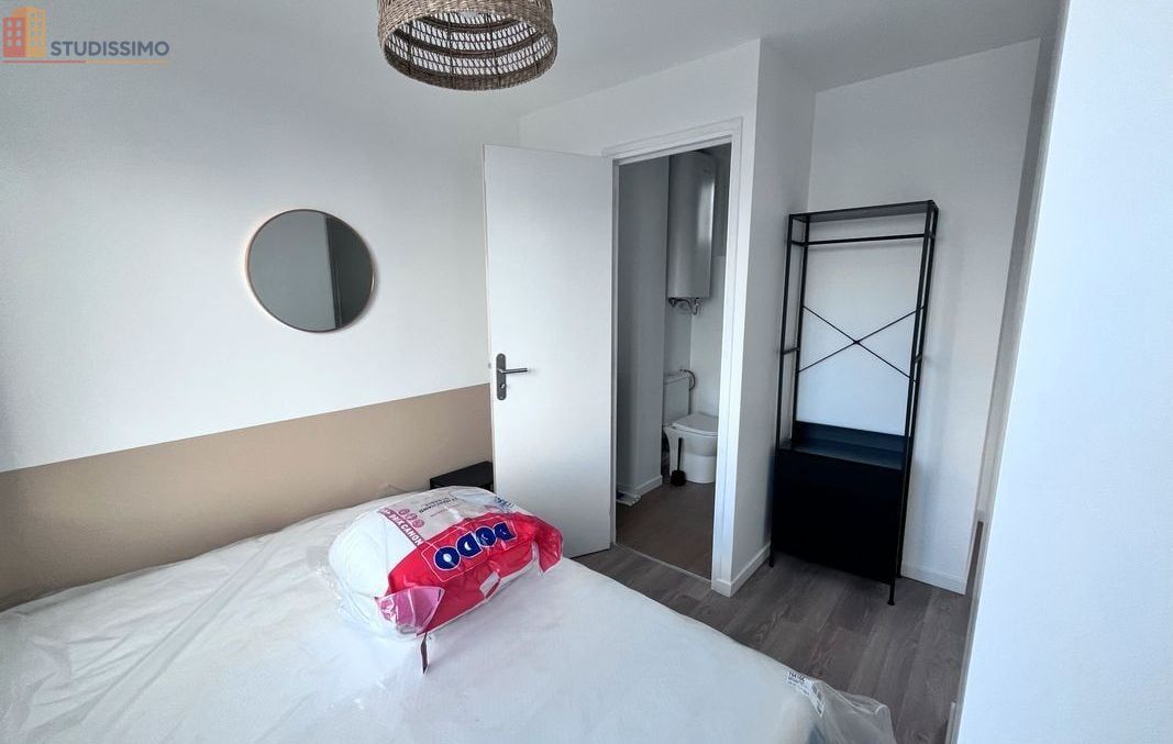 Studio meublé 20m² Calais - Rénové, face au Beffroi - Photo 8