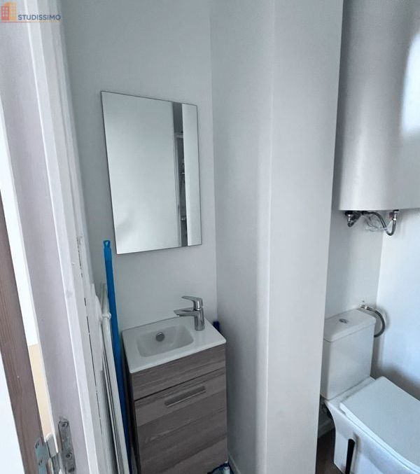 Studio meublé 20m² Calais - Rénové, face au Beffroi - Photo 1