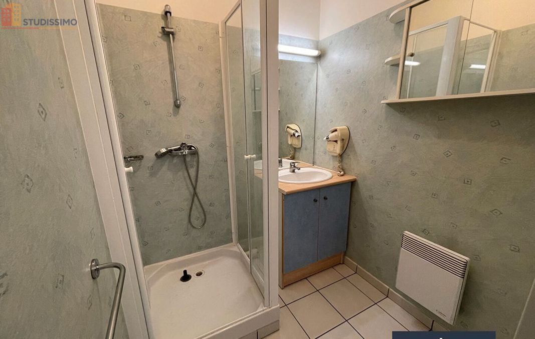 Studio 30m² Rochefort - sans caractère supplémentaire - Photo 1