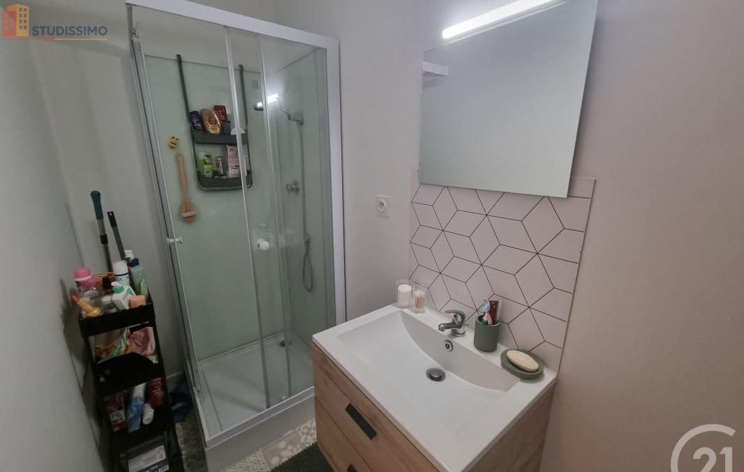 Studio meublé 26m² Tarbes - Meublé, DPE D - Photo 2