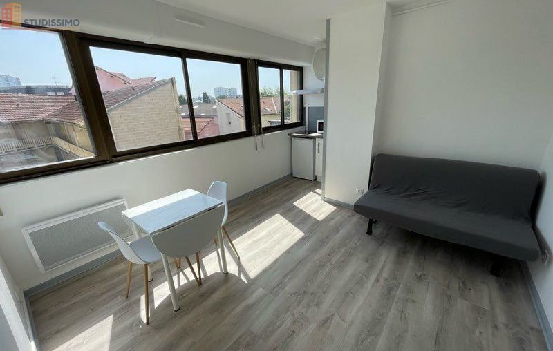 Studio meublé 18m² Tarbes centre-ville - Calme, proche commerces - Photo 2