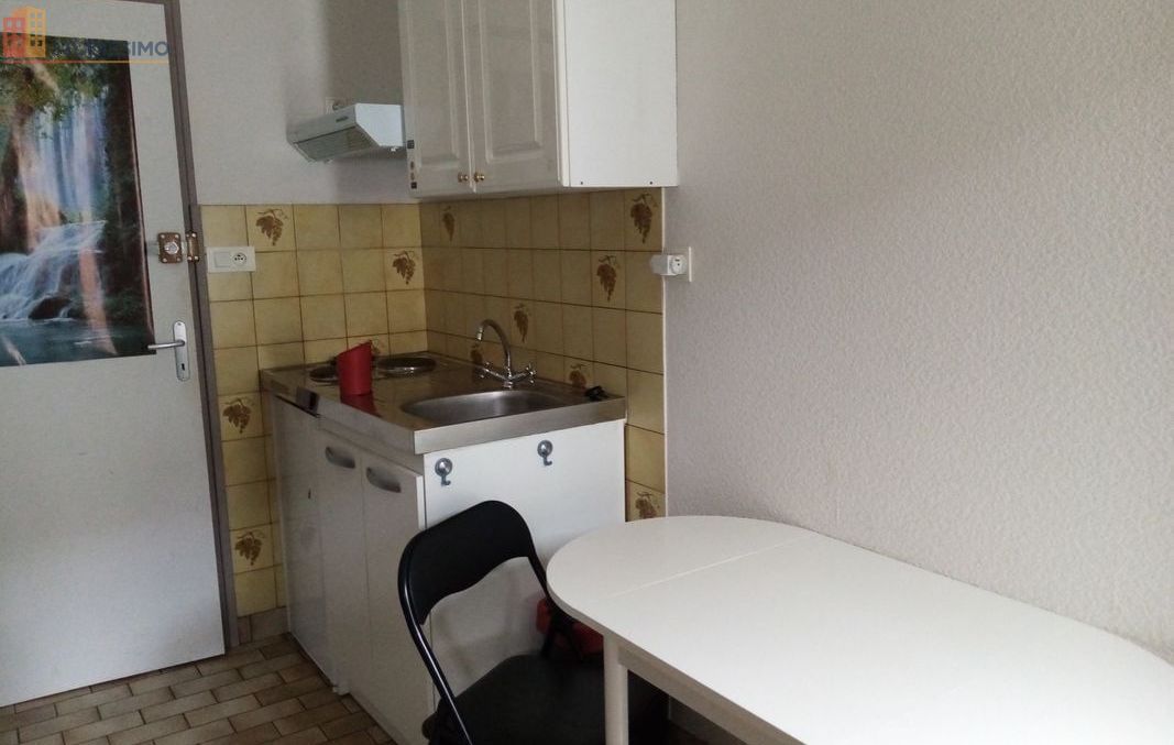 Studio meublé 17m² Vic-en-Bigorre - Meublé, chauffage individuel - Photo 5