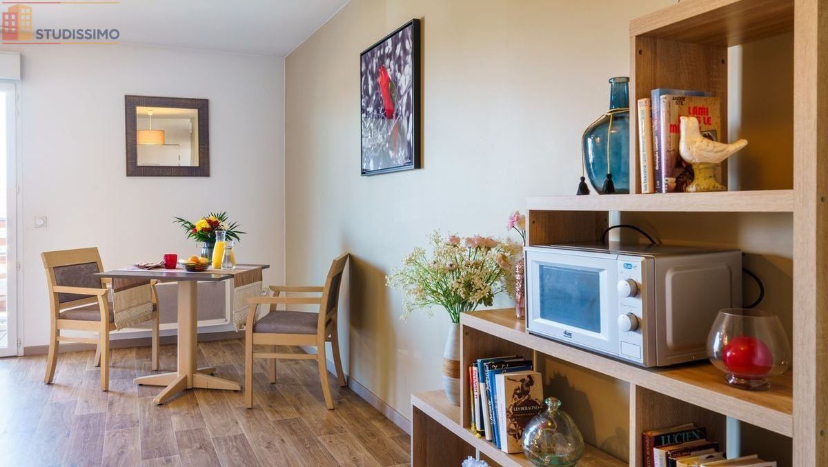 Studio meublé 30m² Tarbes - Balcon, parking - Photo 3