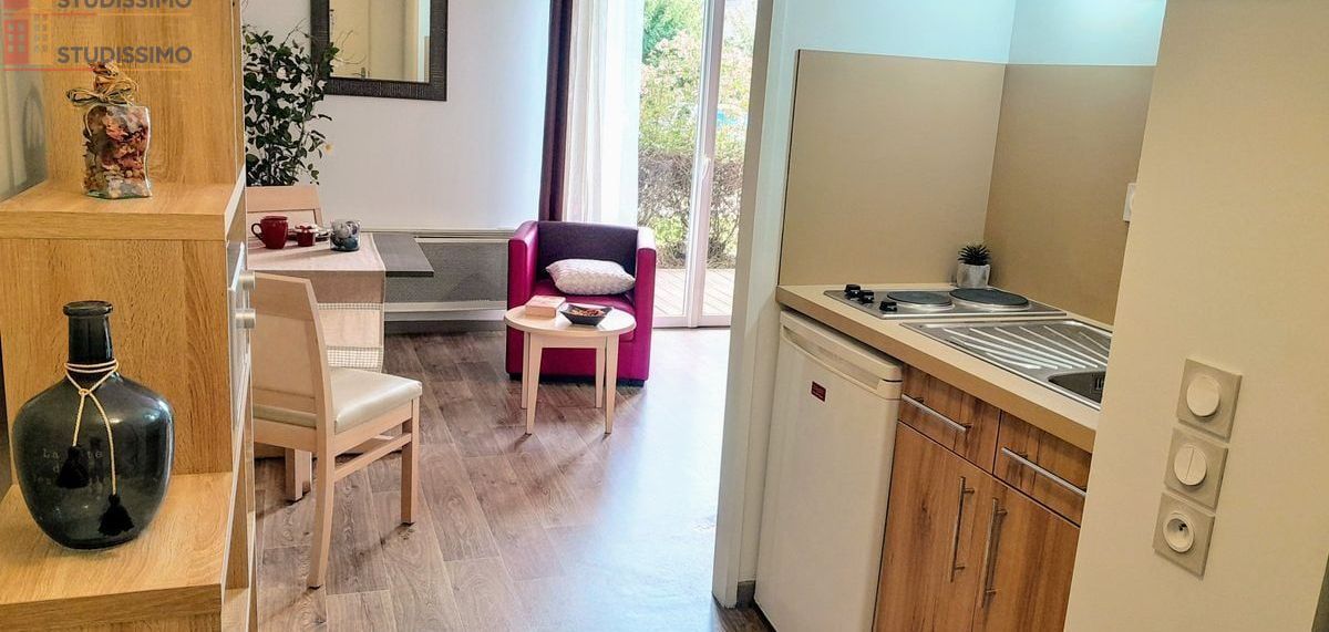 Studio meublé 30m² Tarbes - Balcon, parking - Photo 2